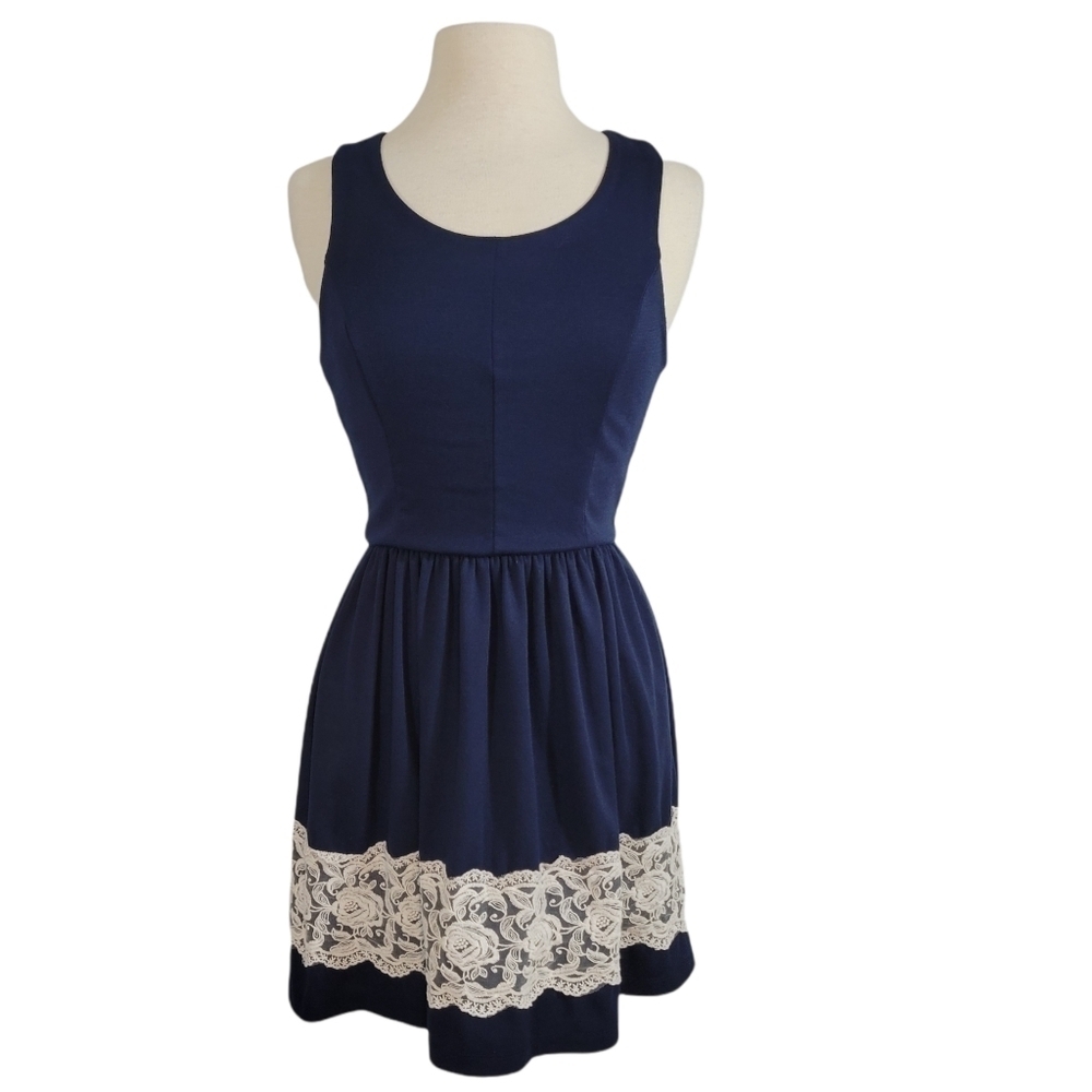 Alya Navy Blue & Lace Fit & Flare Sleeveless Dress